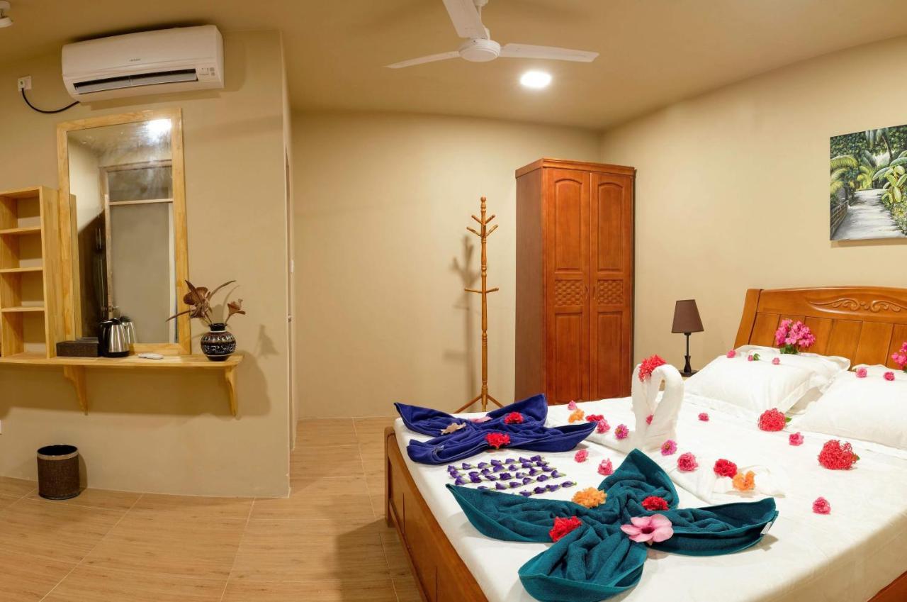 Muraka Inn Thoddoo Exterior photo
