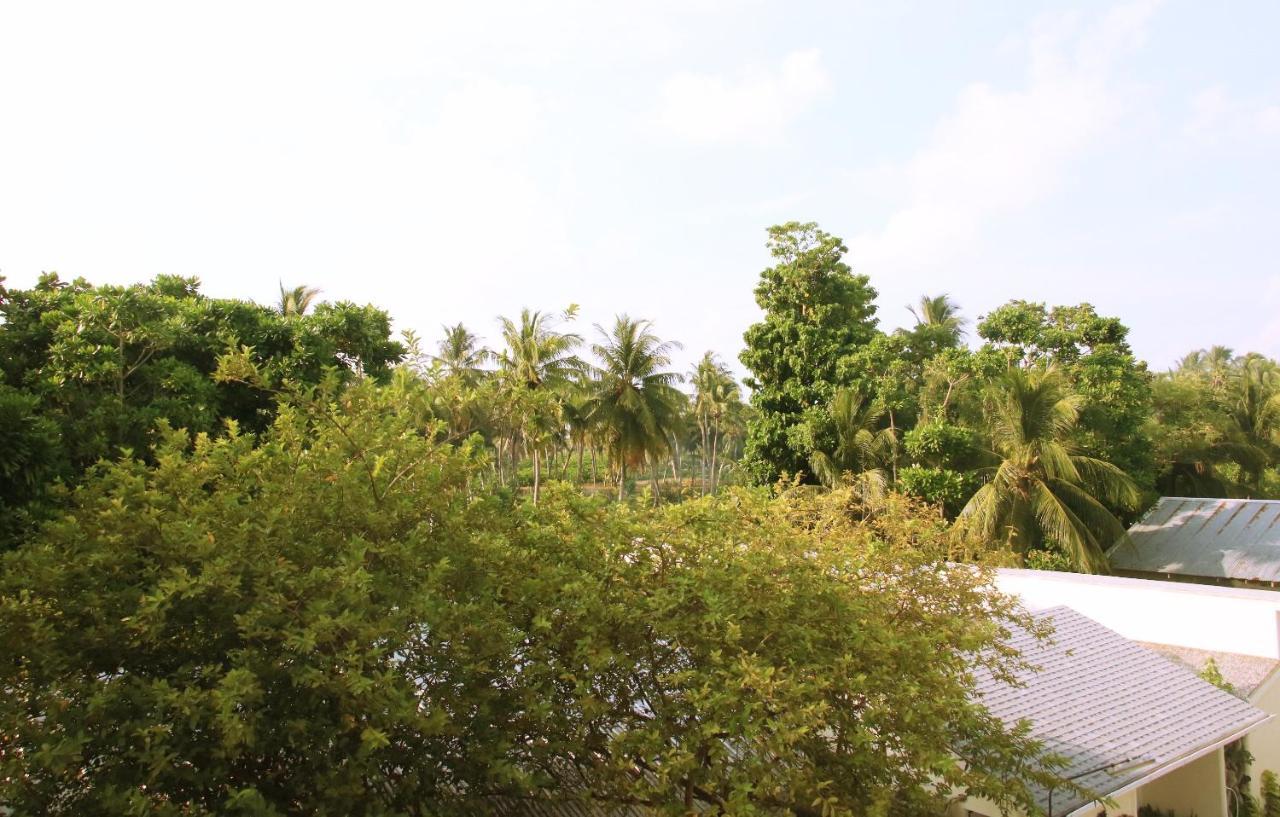 Muraka Inn Thoddoo Exterior photo